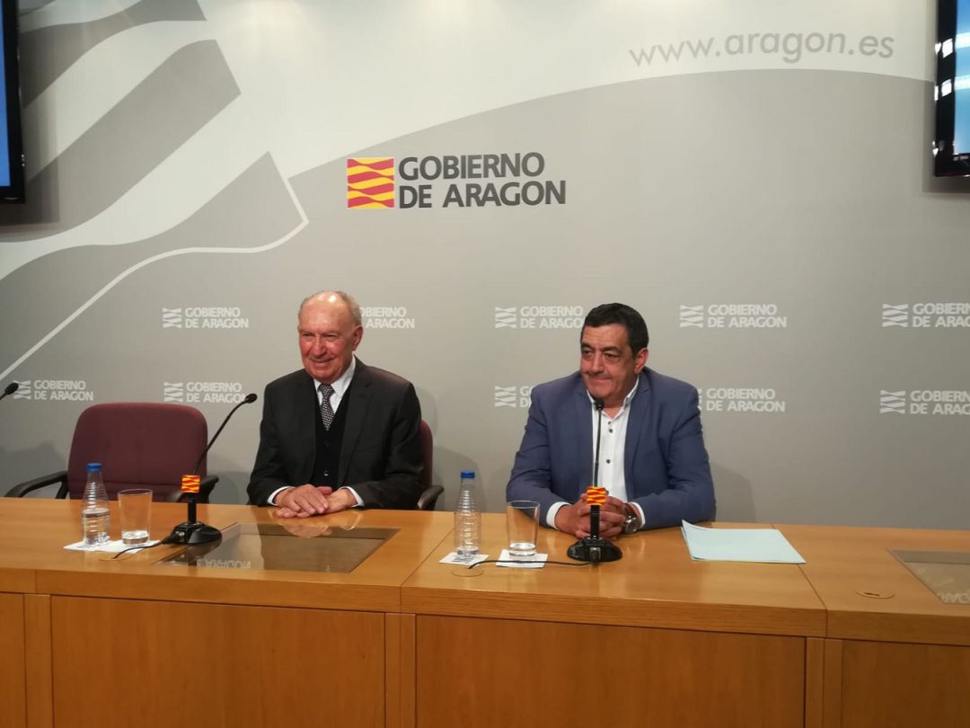 Responsables de Guissona, explicando el proyecto tras la rueda de prensa del Consejo de Gobierno Responsables de Guissona, explicando el proyecto tras la rueda de prensa del Consejo de Gobierno