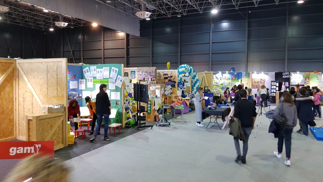 Stands de la II Feria de Innovación Educativa que se celebra en Gijón. Stands de la II Feria de Innovación Educativa que se celebra en Gijón.