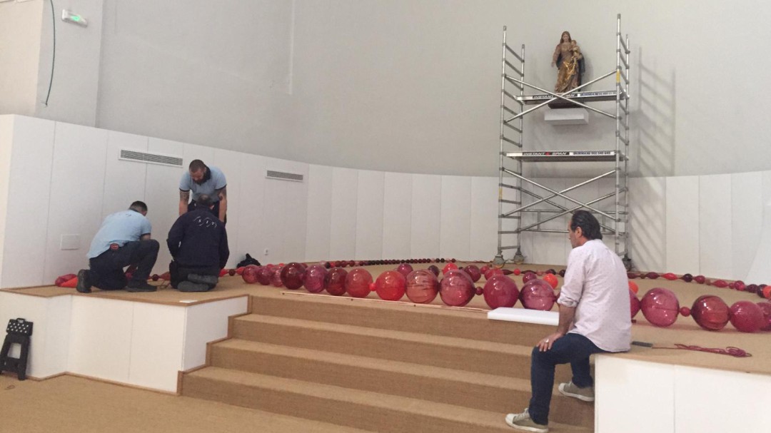 Nos colamos en el montaje de la colección Roberto Polo a horas de la inauguración