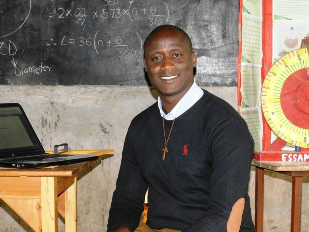 El monje franciscano y profesor de ciencias Peter Tabichi. El monje franciscano y profesor de ciencias Peter Tabichi.