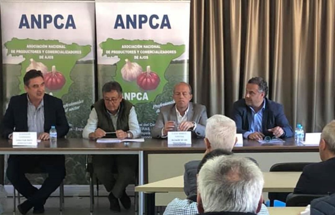 El Gobierno de Castilla-La Mancha reconoce la contribución de la ANPCA en defensa y protección del sector del ajo El Gobierno de Castilla-La Mancha reconoce la contribución de la ANPCA en defensa y protección del sector del ajo