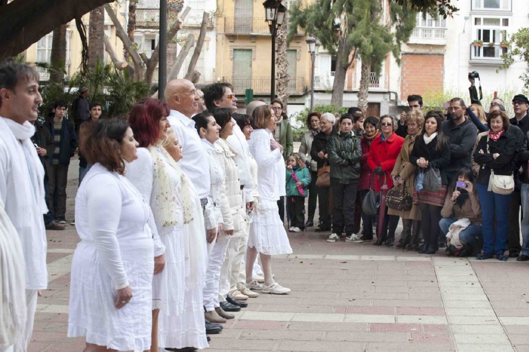 En las calles y plazas de Cartagena se abre el telón En las calles y plazas de Cartagena se abre el telón