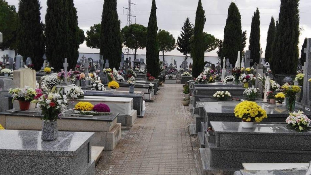 ¿Quién ha robado los crucifijos en el cementerio de Torralba?