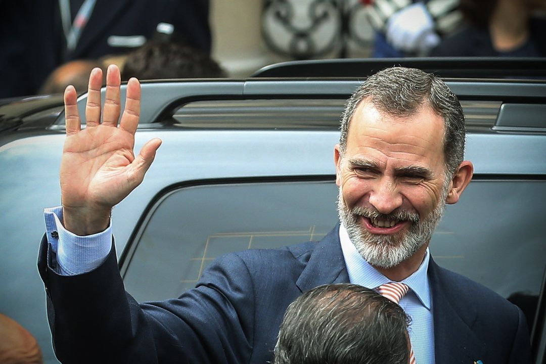 El rey Felipe VI a su salida del Teatro Libertador General San Martín de Córboda (Argentina), tras presidir la sesión inaugural del VIII Congreso Internacional de la Lengua Española (CILE) El rey Felipe VI a su salida del Teatro Libertador General San Martín de Córboda (Argentina), tras presidir la sesión inaugural del VIII Congreso Internacional de la Lengua Española (CILE)