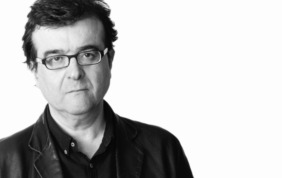 Javier Cercas: "Escribir una novela consiste en crear un juego con unas reglas determinadas" Javier Cercas: "Escribir una novela consiste en crear un juego con unas reglas determinadas"