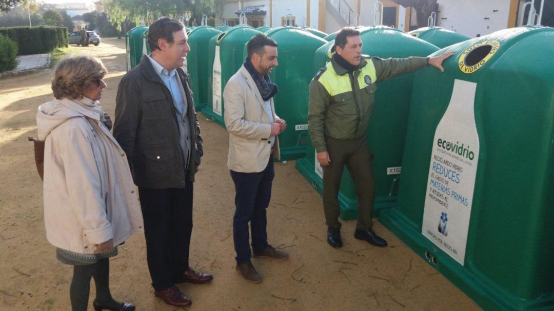 Instalación de nuevos contenedores de Ecovidrio en Jerez Instalación de nuevos contenedores de Ecovidrio en Jerez