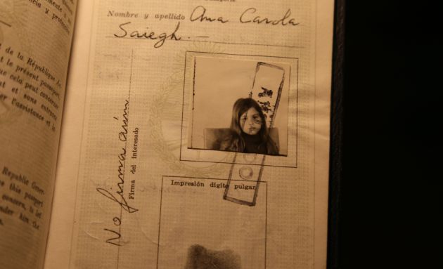 Una de las hojas del pasaporte de Carola. Una de las hojas del pasaporte de Carola.