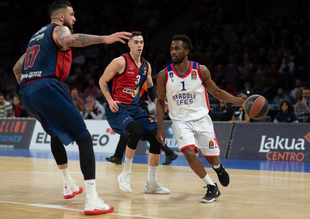 Rodrigue Beaubois regresó al Buesa Arena. Rodrigue Beaubois regresó al Buesa Arena.