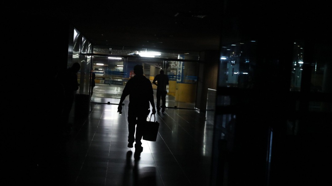 Un nuevo apagón deja sin luz varias zonas de Caracas y otras ciudades del país