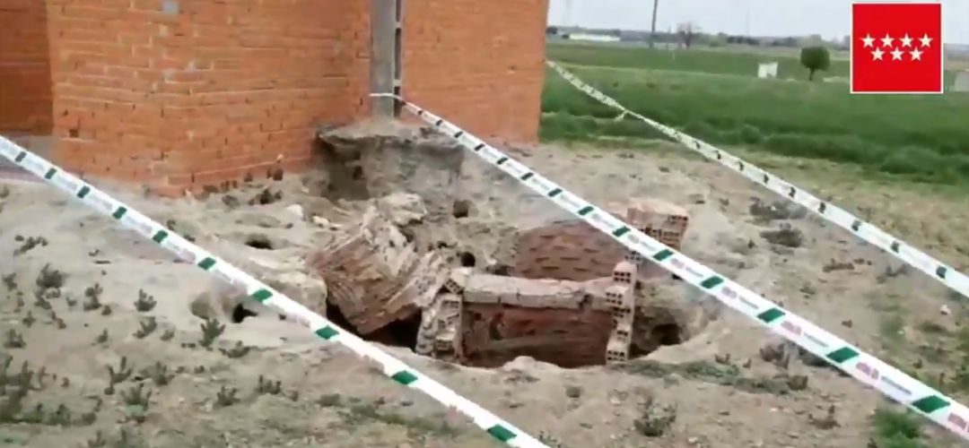 El pozo se ubica en un paraje de Torrejón de Velasco El pozo se ubica en un paraje de Torrejón de Velasco
