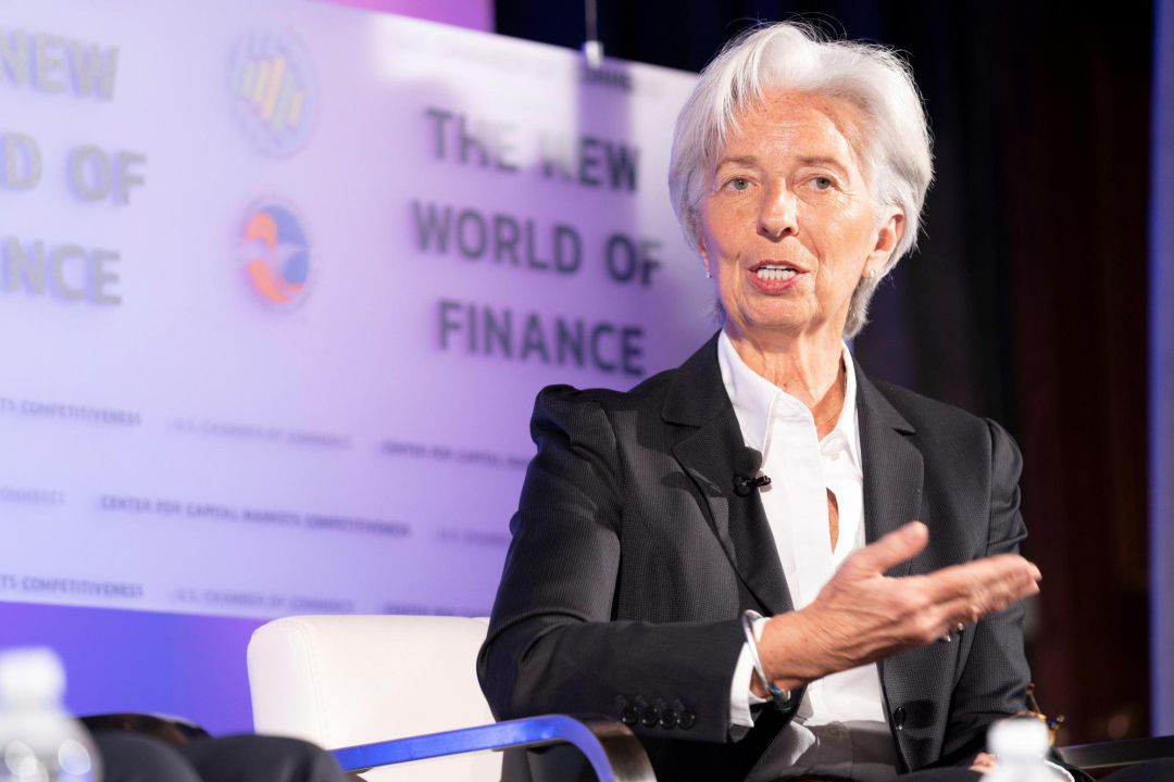 Lagarde adelantó una revisión a la baja de las previsiones de crecimiento mundial. Lagarde adelantó una revisión a la baja de las previsiones de crecimiento mundial.
