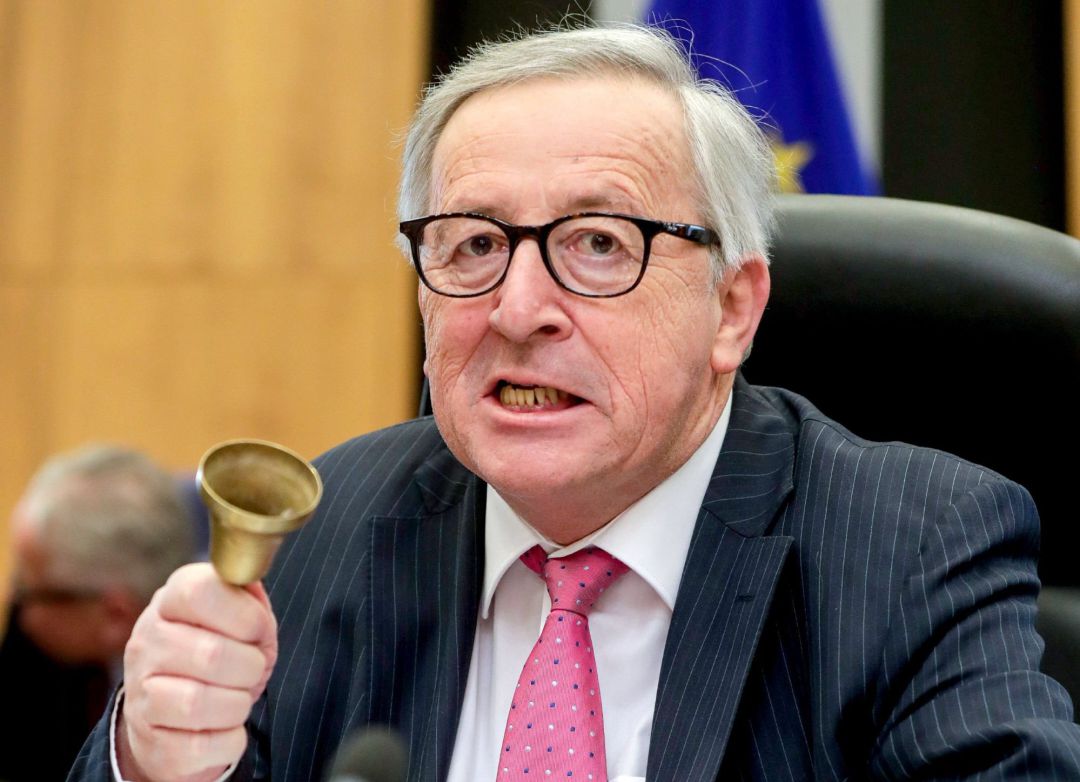 El presidente de la Comisión Europea, Jean-Claude Juncker, abriendo la reunión semanal del colegio de comisarios, este miércoles en Bruselas (Bélgica). El presidente de la Comisión Europea, Jean-Claude Juncker, abriendo la reunión semanal del colegio de comisarios, este miércoles en Bruselas (Bélgica).