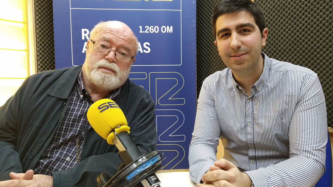 Carlos Gómez de Avellaneda y Álvaro López Franco nos han presentado la Jornadas de Prehistoria y Arqueología del Campo de Gibraltar Carlos Gómez de Avellaneda y Álvaro López Franco nos han presentado la Jornadas de Prehistoria y Arqueología del Campo de Gibraltar