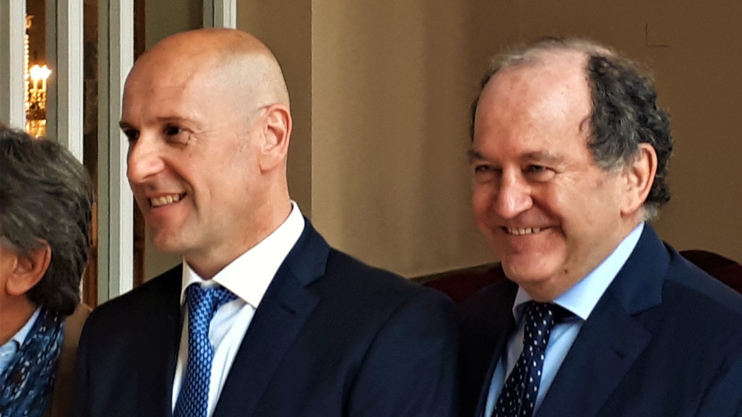 "Iremos a hacer presentaciones a Coruña, León y Santander"