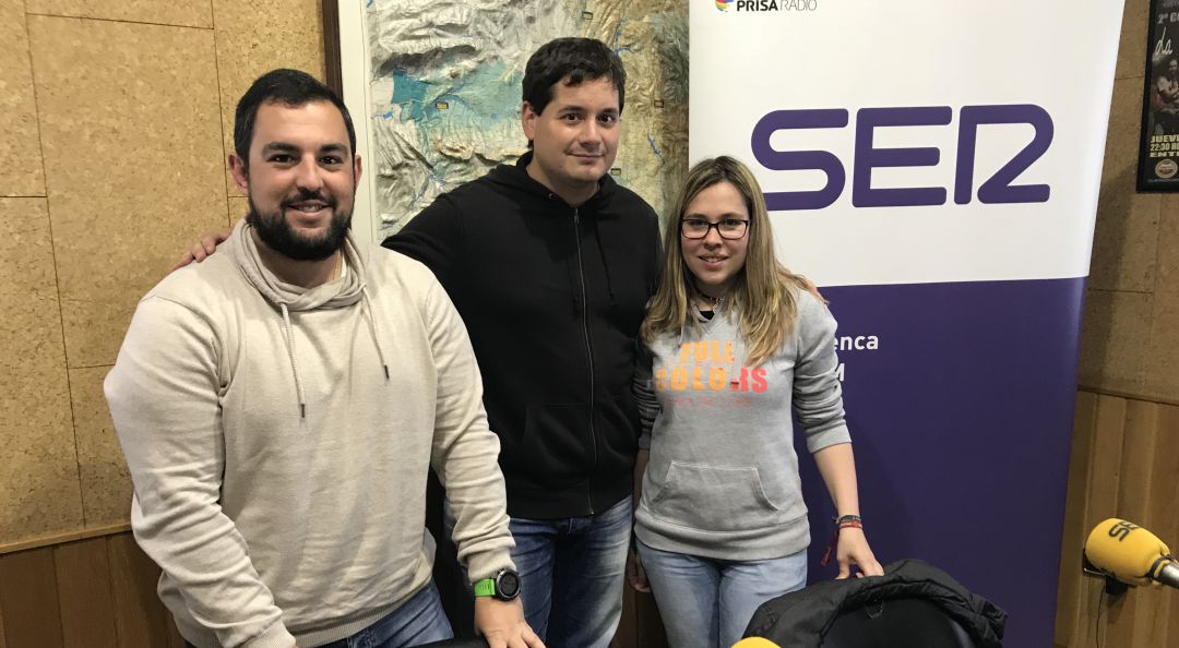 Pablo Cortijo junto a Ignacio Blanco y Paula Vicente en el estudio central de SER Cuenca. Pablo Cortijo junto a Ignacio Blanco y Paula Vicente en el estudio central de SER Cuenca.