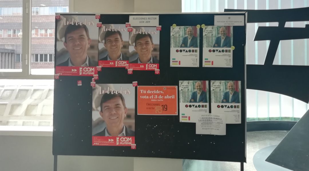 Carteles electorales en la Complutense. Carteles electorales en la Complutense.