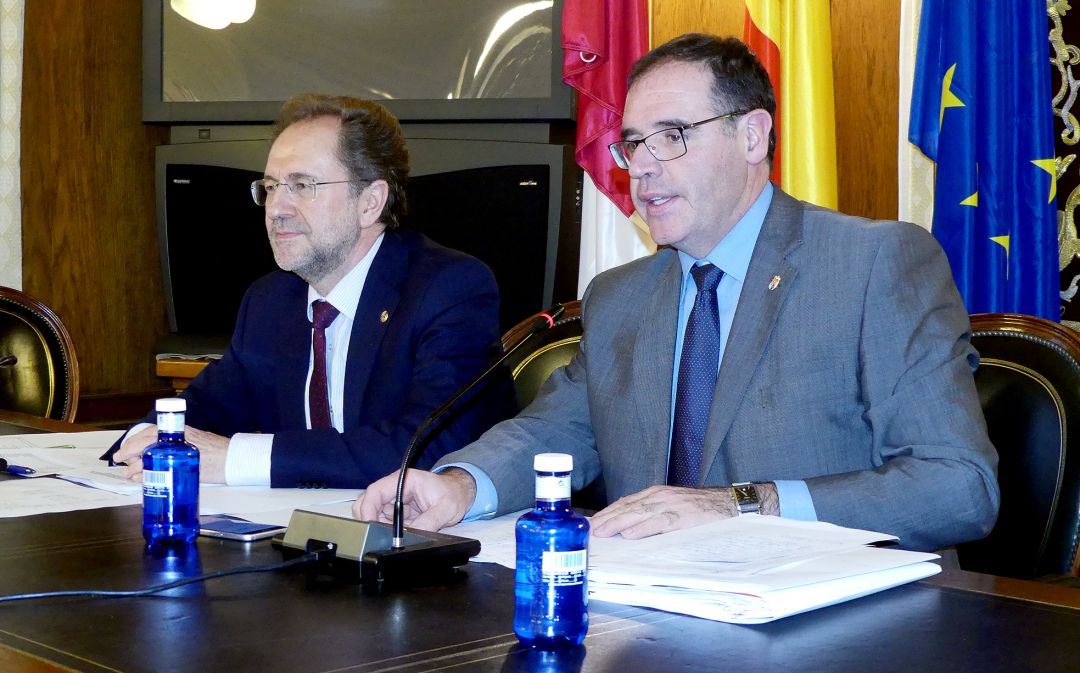 Benjamín Prieto y Julián Huete, que ocupan el primer y tercer puesto de la candidatura, en una imagen de archivo Benjamín Prieto y Julián Huete, que ocupan el primer y tercer puesto de la candidatura, en una imagen de archivo
