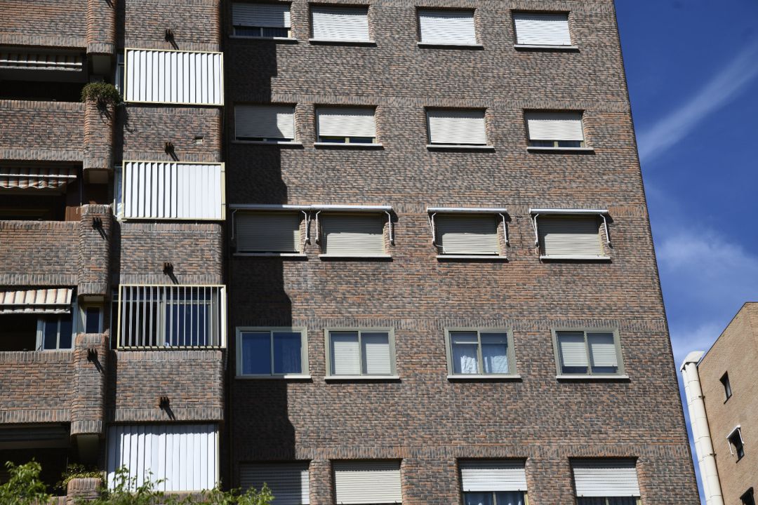 Imagen del edificio -situado en el número 11 de calle Federico Carlos Sainz de Robles, en el madrileño distrito de Aravaca- en el que está situada la vivienda en la que Ángel H., de 70 años, residía junto a su mujer (María José C., de 62 años) y donde supu Imagen del edificio -situado en el número 11 de calle Federico Carlos Sainz de Robles, en el madrileño distrito de Aravaca- en el que está situada la vivienda en la que Ángel H., de 70 años, residía junto a su mujer (María José C., de 62 años) y donde supu