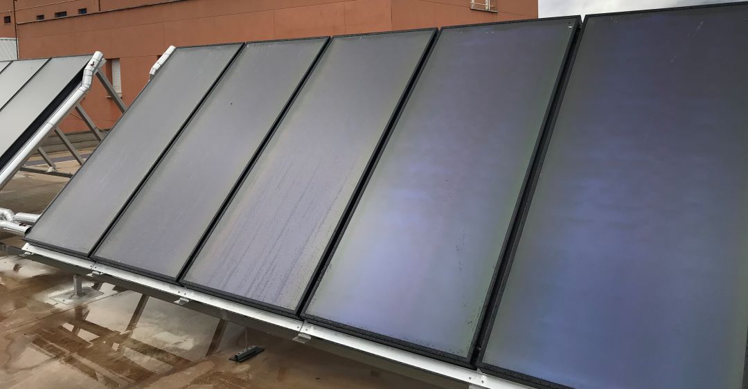Imagen de archivo de unas placas fotovoltaicas Imagen de archivo de unas placas fotovoltaicas