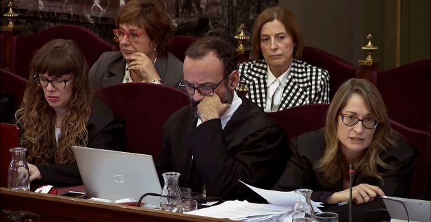 Dolors Bassa, Carme Forcadell y las abogadas Olga Arderiu, Benet Salellas y Marina Roig Dolors Bassa, Carme Forcadell y las abogadas Olga Arderiu, Benet Salellas y Marina Roig