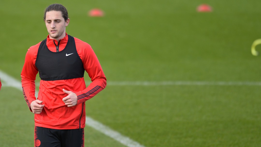 El PSG sanciona a Rabiot por un 'like' a Evra