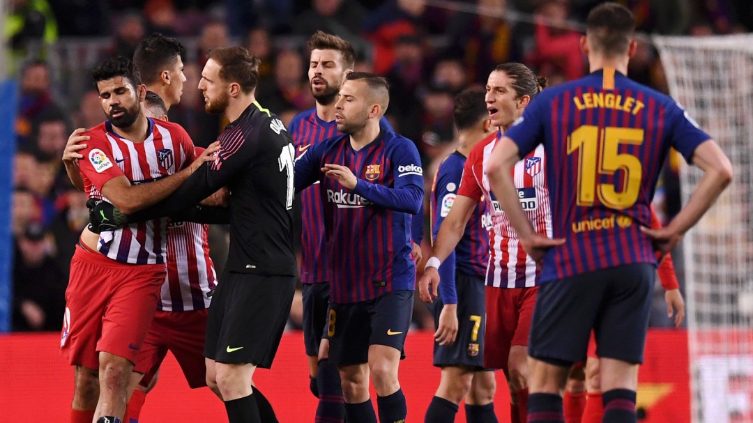 Suárez y Messi sentencian la Liga pese al aguante rojiblanco