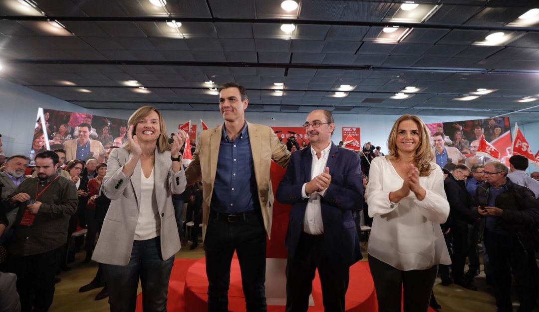 Pedro Sánchez, flanqueado por Javier Lambán, Pilar Alegría y Susana Sumelzo Pedro Sánchez, flanqueado por Javier Lambán, Pilar Alegría y Susana Sumelzo