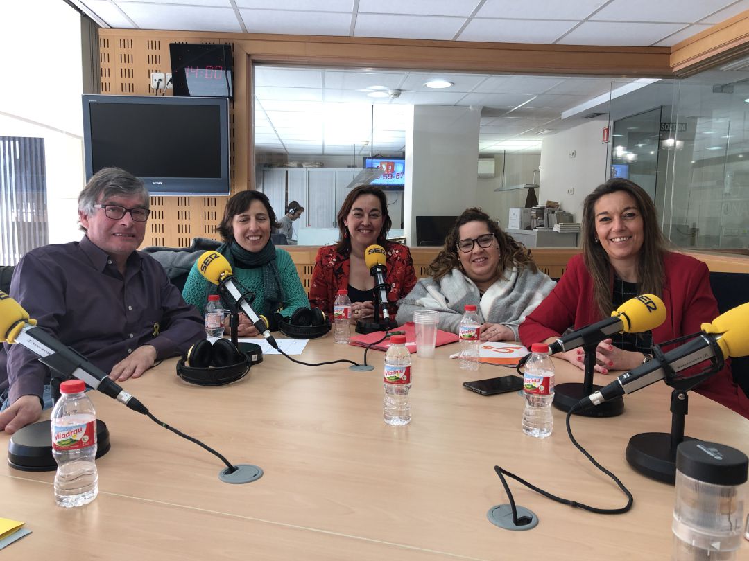 Miquel Poch, Laia Pèlach, Sílvia Paneque, Míriam Pujola i Concepció Veray Miquel Poch, Laia Pèlach, Sílvia Paneque, Míriam Pujola i Concepció Veray