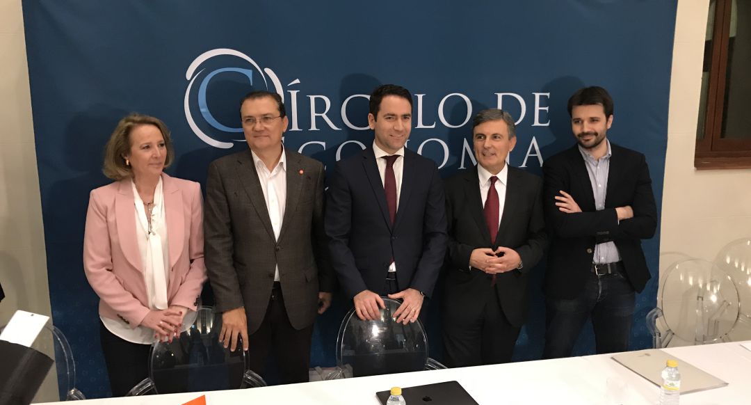 De izquierda a derecha: Lourdes Méndez (VOX), Miguel Garaulet (Ciudadanos), Teodoro García (PP), Pedro Saura (PSOE) y Javier Sánchez Serna (Podemos). De izquierda a derecha: Lourdes Méndez (VOX), Miguel Garaulet (Ciudadanos), Teodoro García (PP), Pedro Saura (PSOE) y Javier Sánchez Serna (Podemos).