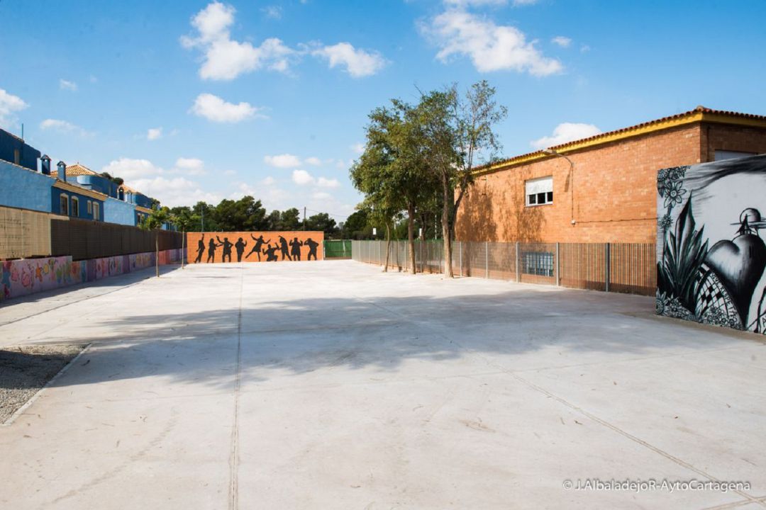 La concentración de metales pesados en el colegio de El Estrecho hace que se adopten medias urgentes La concentración de metales pesados en el colegio de El Estrecho hace que se adopten medias urgentes