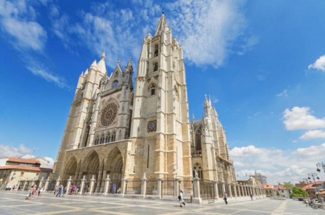 León Laica denuncia la opacidad de la Iglesia al registrar sus bienes inmuebles León Laica denuncia la opacidad de la Iglesia al registrar sus bienes inmuebles