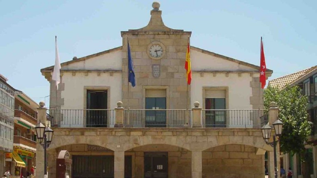 La Guardia Civil interviene decenas de documentos en el ayuntamiento de Galapagar