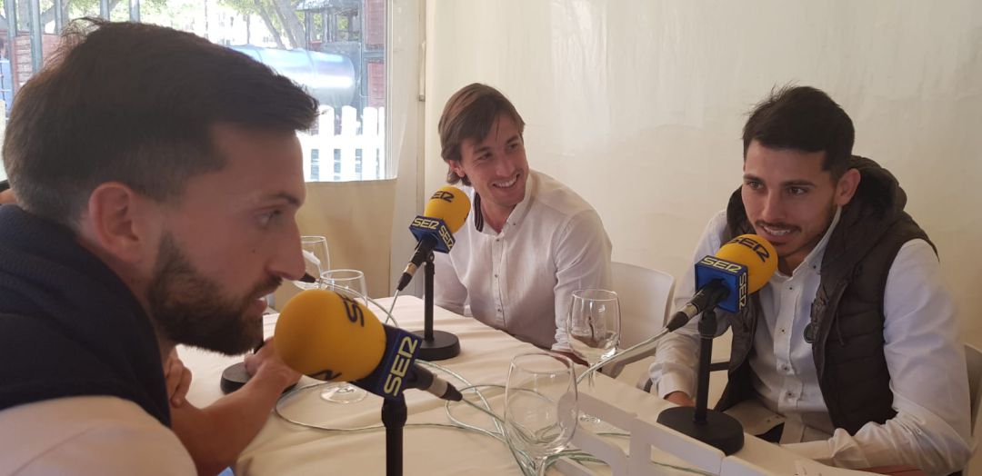 Instante en el que Grego Sierra y Armando recuerdan detalles de su infancia Instante en el que Grego Sierra y Armando recuerdan detalles de su infancia