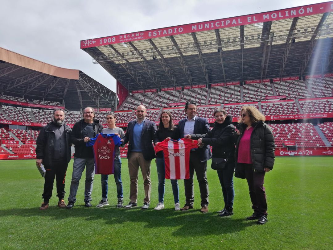 Representantes del Sporting, el Gijón Fútbol Femenino y el ayuntamiento de Gijón. Representantes del Sporting, el Gijón Fútbol Femenino y el ayuntamiento de Gijón.