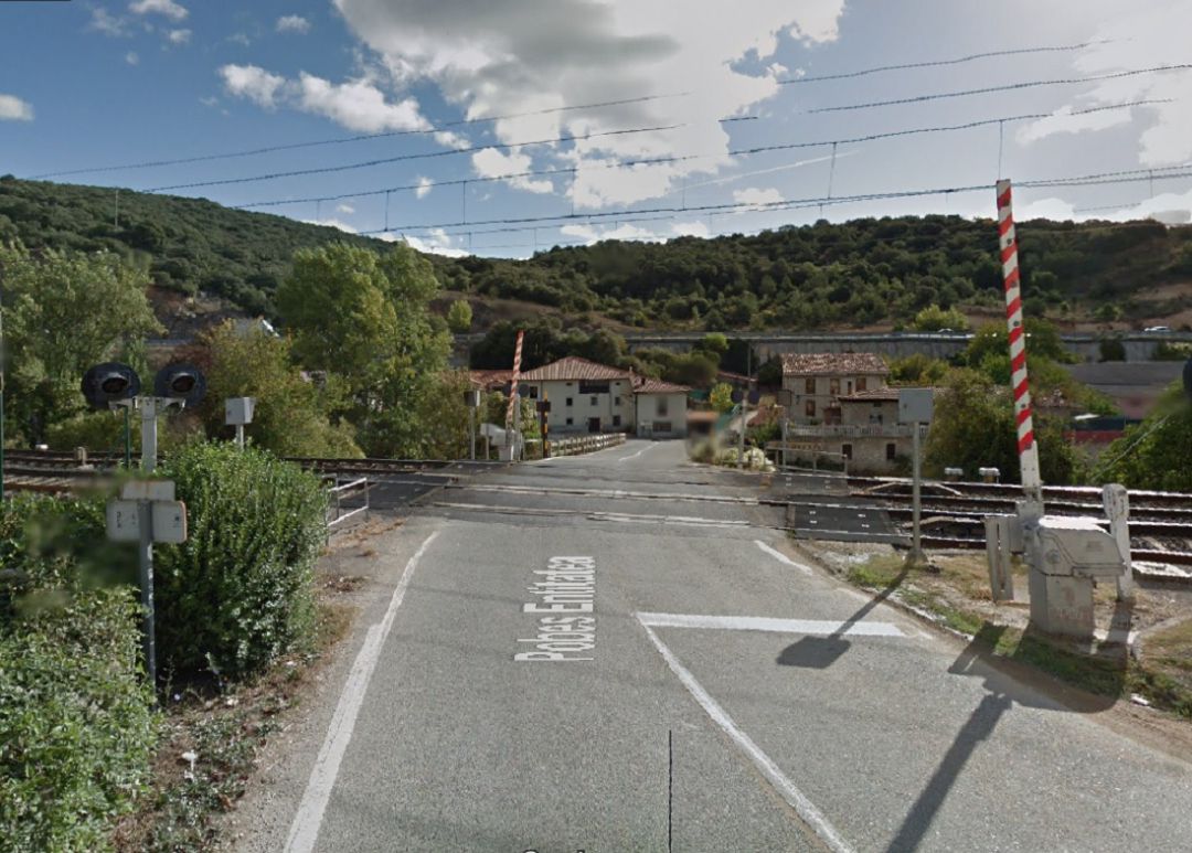 Paso a nivel de Pobes Paso a nivel de Pobes