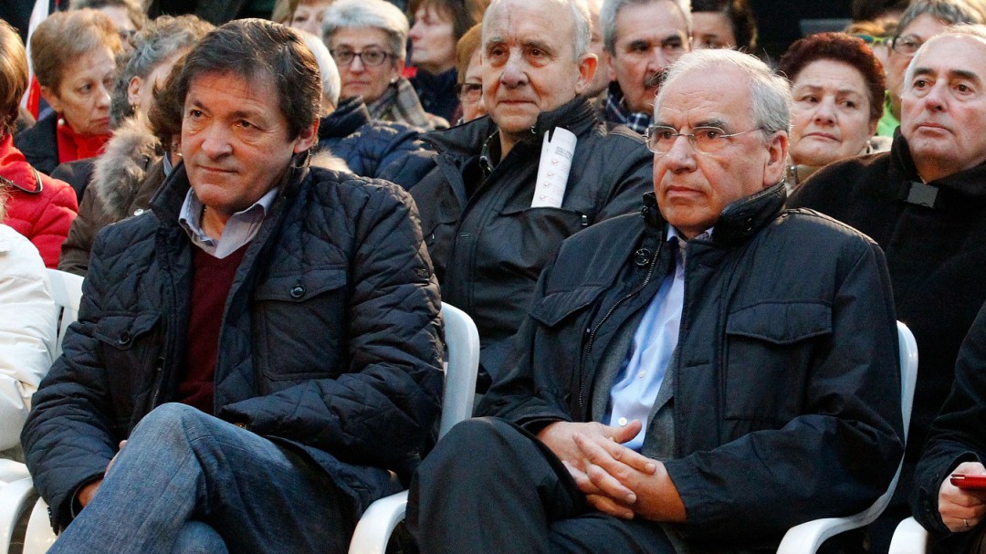 Alfonso Guerra: "No es comprensible que se vaya a desperdiciar una capacidad como la de Javier Fernández"