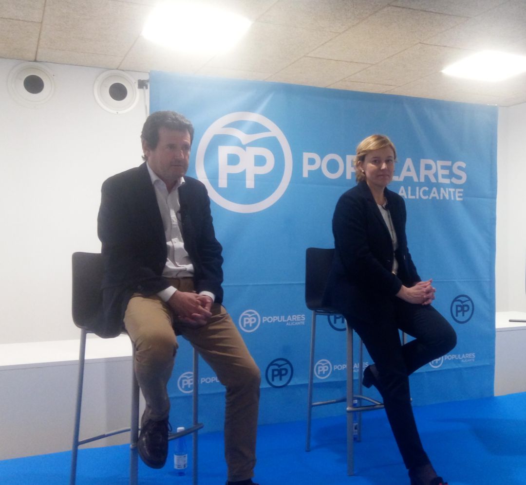 La candidata del PP a la alcaldía de Xàbia, Rosa Cardona, y el número 1 a Les Corts, por Alicante, Pepe Císcar. La candidata del PP a la alcaldía de Xàbia, Rosa Cardona, y el número 1 a Les Corts, por Alicante, Pepe Císcar.