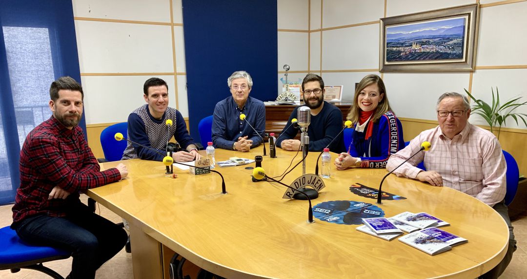 De izquierda a derecha el equipo de redacción de Radio Jaén: Jose Gómez, César García, Eduardo Oliver, Virgilio Moreno, Paola Serrano y Lolo Cruz. De izquierda a derecha el equipo de redacción de Radio Jaén: Jose Gómez, César García, Eduardo Oliver, Virgilio Moreno, Paola Serrano y Lolo Cruz.