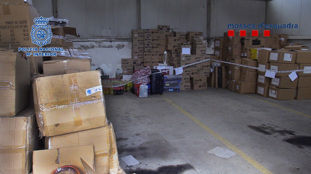 Desarticulan dos bandas de reventa de productos robados en camiones