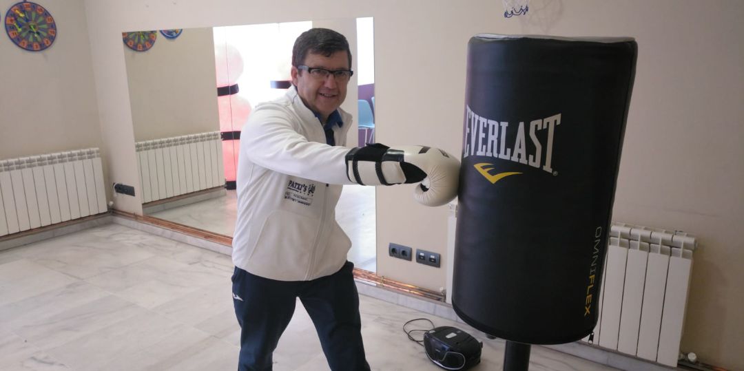 Ángel afectado de párkinson en su sesión en la asociación de párkinson de Toledo Ángel afectado de párkinson en su sesión en la asociación de párkinson de Toledo
