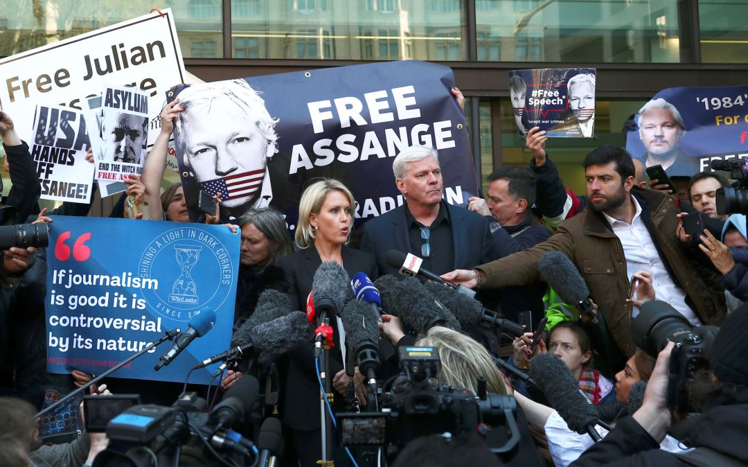 Ecuador responsabiliza a Julian Assange: "Ha tenido malas conductas" Ecuador responsabiliza a Julian Assange: "Ha tenido malas conductas"