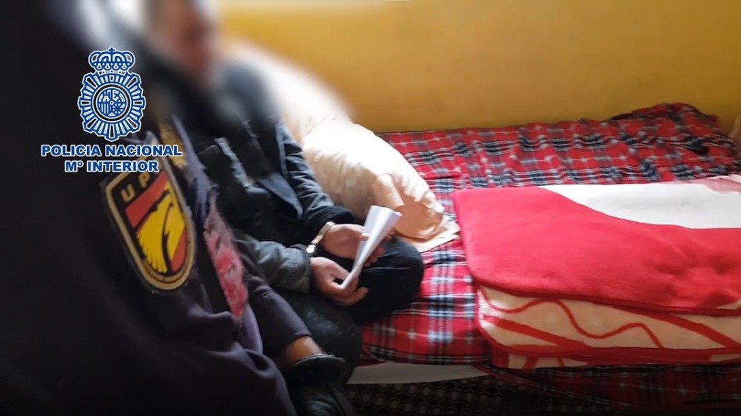 Desmantelan una red que secuestraba a menores traficados a España en pateras