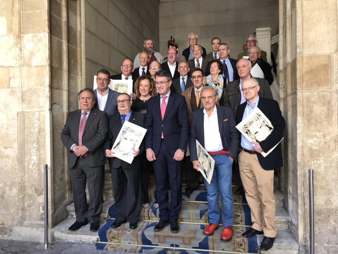 Dos mujeres y diecisiete hombres: nuevos cronistas de León Dos mujeres y diecisiete hombres: nuevos cronistas de León