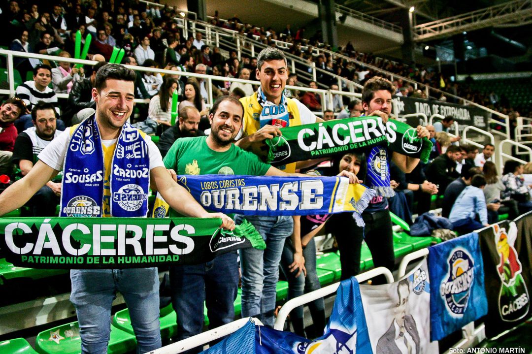 Los triples finales de Muratovic y Zamora llevan al Club Ourense Baloncesto a la gran remontada. Los triples finales de Muratovic y Zamora llevan al Club Ourense Baloncesto a la gran remontada.