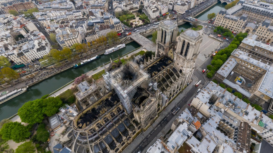 La asombrosa fotografía de 360 grados que muestra el corazón de Notre Dame tras el incendio