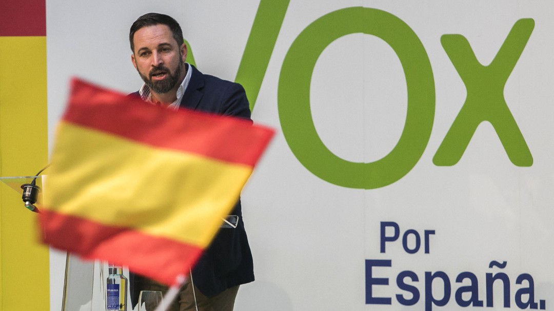 El mensaje de Vox al grupo equivocado de WhatsApp que destapa su estrategia tras su exclusión del debate