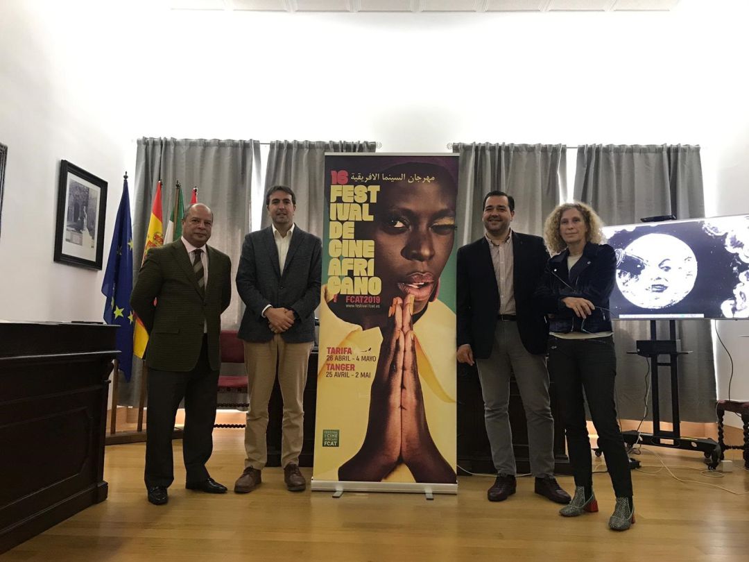 Un momento de la presentación del Festival de Cine Africano con el cónsul del Reino de Marruecos en Algeciras, Abdelfettah Lebbar, el alcalde de Tarifa, Francisco Ruiz, el diputado provincial de Cultura, Salvador Puerto y la directora del Festival, Mane Cisneros. Un momento de la presentación del Festival de Cine Africano con el cónsul del Reino de Marruecos en Algeciras, Abdelfettah Lebbar, el alcalde de Tarifa, Francisco Ruiz, el diputado provincial de Cultura, Salvador Puerto y la directora del Festival, Mane Cisneros.