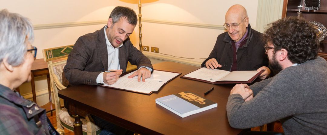 Xulio Ferreiro y Jose Manuel Sande reciben a Doroteo Arnáiz Xulio Ferreiro y Jose Manuel Sande reciben a Doroteo Arnáiz