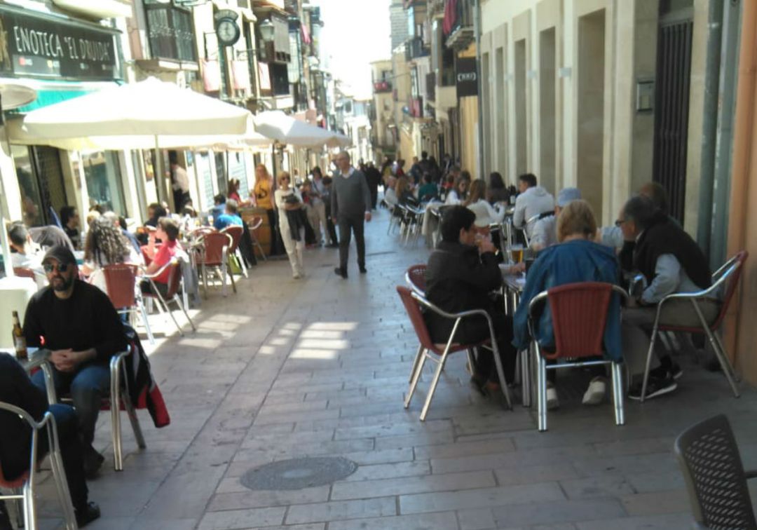 "Trabajo con un contrato de prácticas y me tratan como si fuera una empleada más"