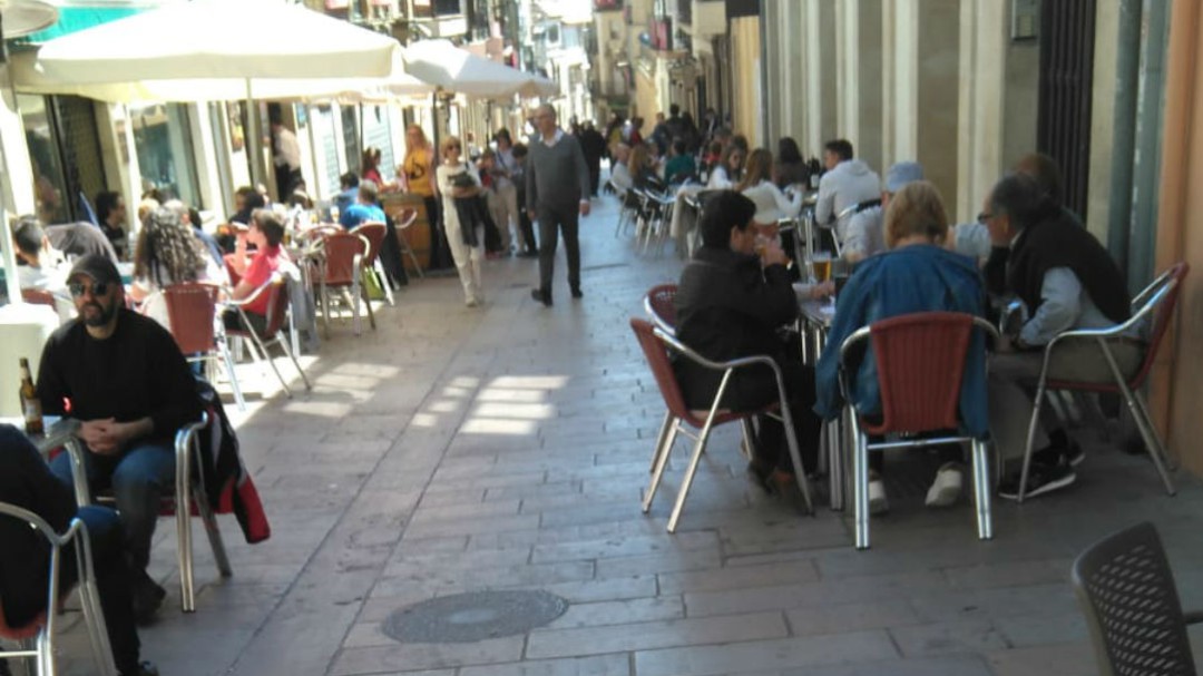 "Trabajo con un contrato de prácticas y me tratan como si fuera una empleada más"